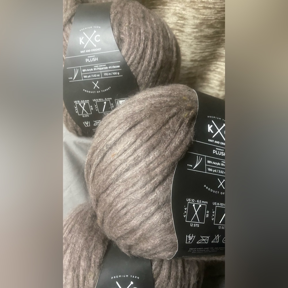 K+C PLUSH Yarn - Picture 3 of 9
